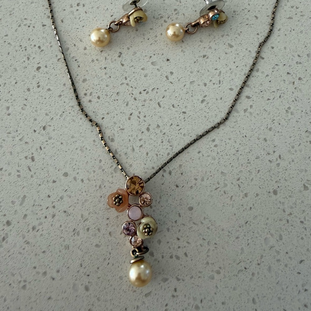 Elegant Gold and Pink Necklace and Earring Set